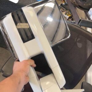 Alternative view of White GMC Sierra/Chevy Silverado tow mirrors
